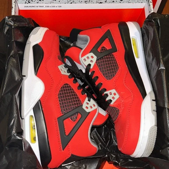 WORN 1x still looks BRAND NEWWMNS “fire red grey black Jordan 4s”